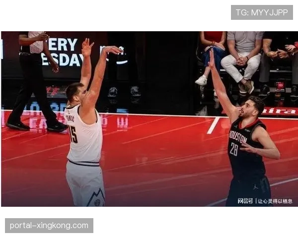 火箭利用申京战术支点作用，强弱侧转移激活射手群胜掘金